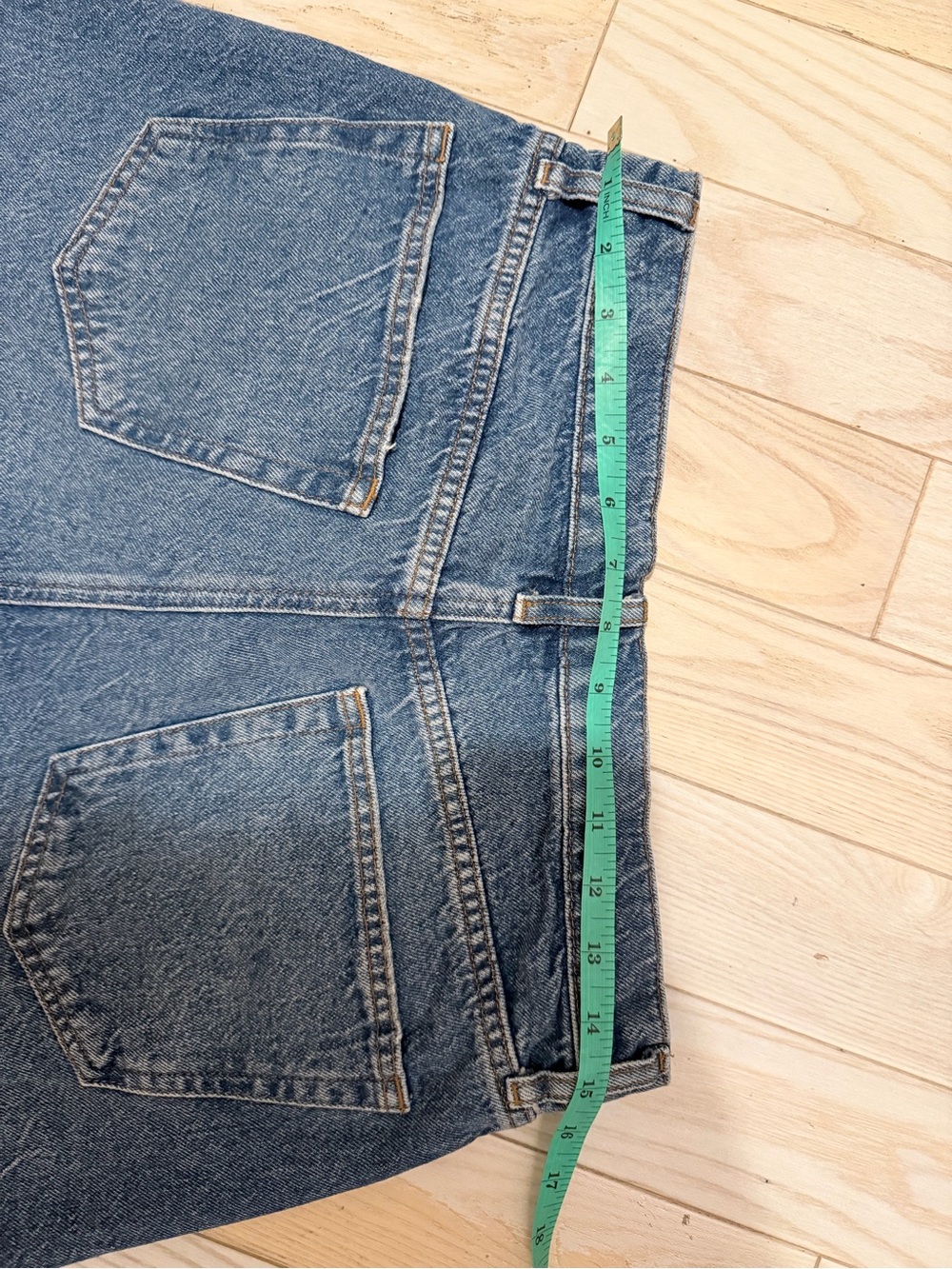 Frame Denim High-Rise Jean Shorts in Dark Blue - Picture 5 of 6